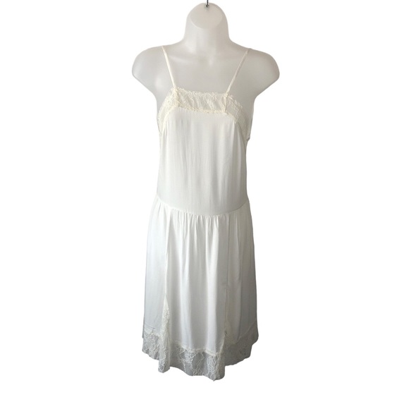 Women's Intimately Free People White Textured Fabric Lacy Mini Dress. Size XS - Picture 1 of 16